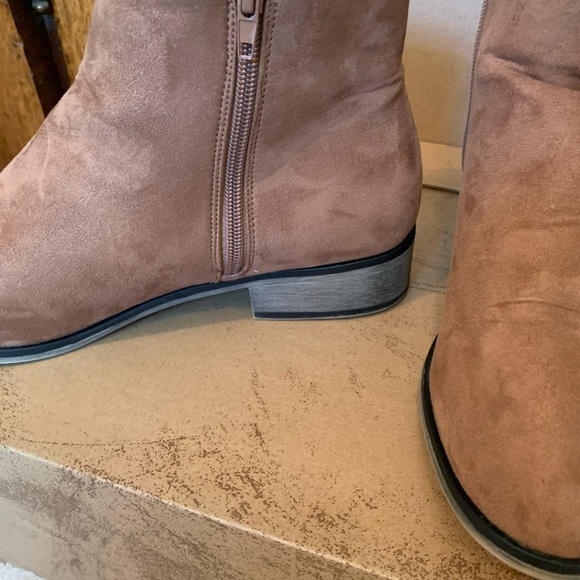 Gently worn tan booties. Only worn area in on the bottom. - Picture 3 of 6